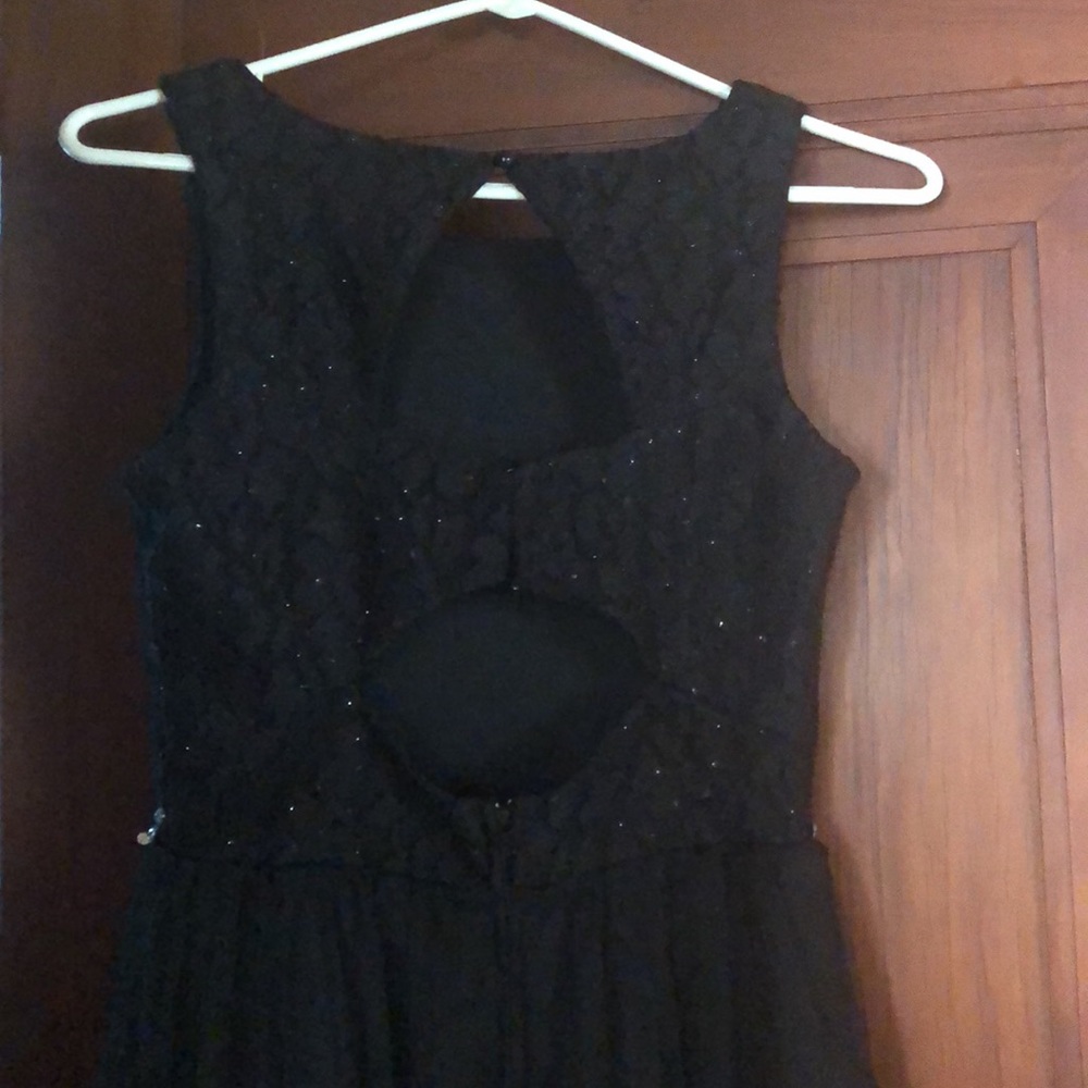 Dress - Picture 5 of 9